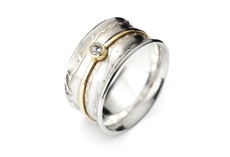 concave diamond ring