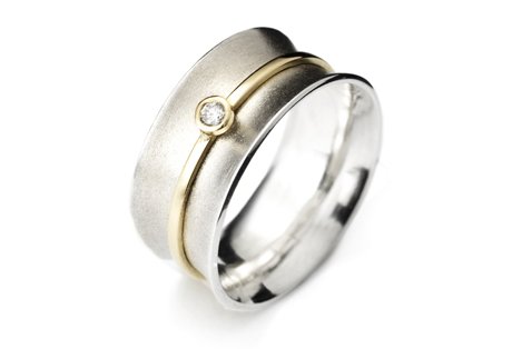 plain concave ring- 4pt diamond