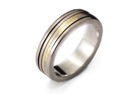 gold chequered spin ring