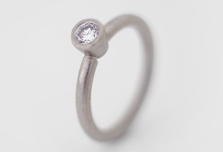 gold and diamond ring