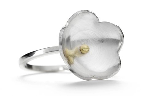 large single daisy ring