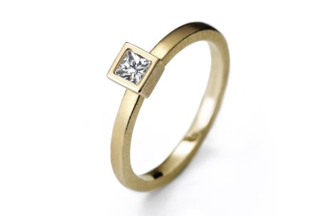 18ct princess cut solitaire