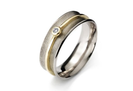 gold and diamond concave ring